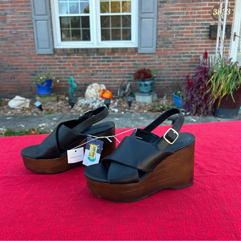 Women's Naomi Wood Wedge Heels with Memory Foam Insole - Universal Thread size 8
